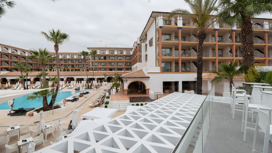 Bar piscina Hotel TUI BLUE ISLA CRISTINA PALACE Isla Cristina, Huelva, España